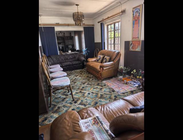 5 BEDROOM HOUSE FOR SALE IN ISIPINGO HILLS